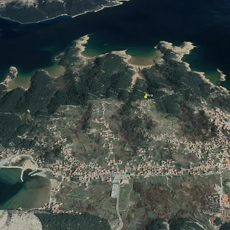 Arya House Case de vacanță