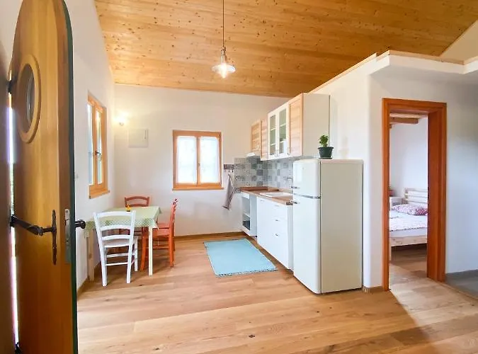 Arya House ロパール