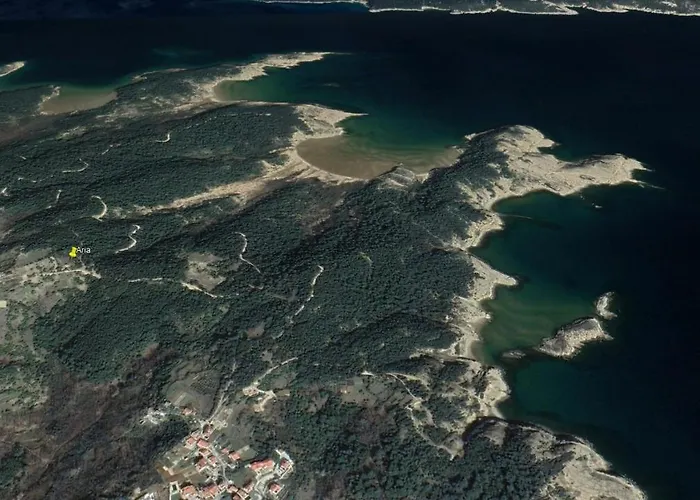 Semesterbostad Arya House